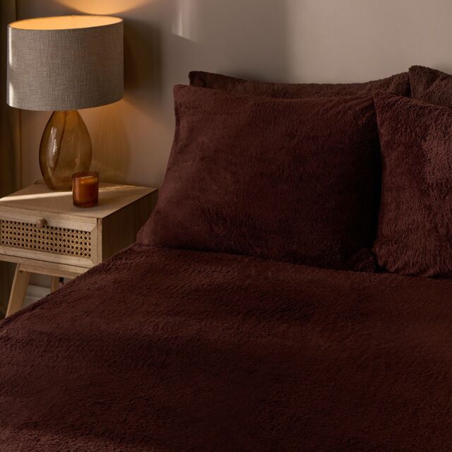 OHS Teddy Fleece Thermal Fitted Bed Sheet in Chocolate - Size: Single Fitted - image 1