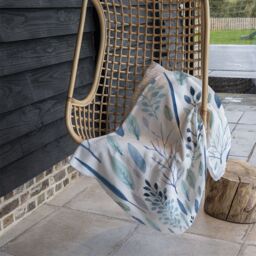 Benjamin Tate Design Winter Branches & Leaves Blanket in Natural - Size: 120 cm x 150 cm - thumbnail 4