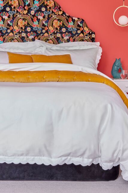 CHRISTY Scallop Edge Cotton Sateen Duvet Sets in White - Size: Super King - image 1
