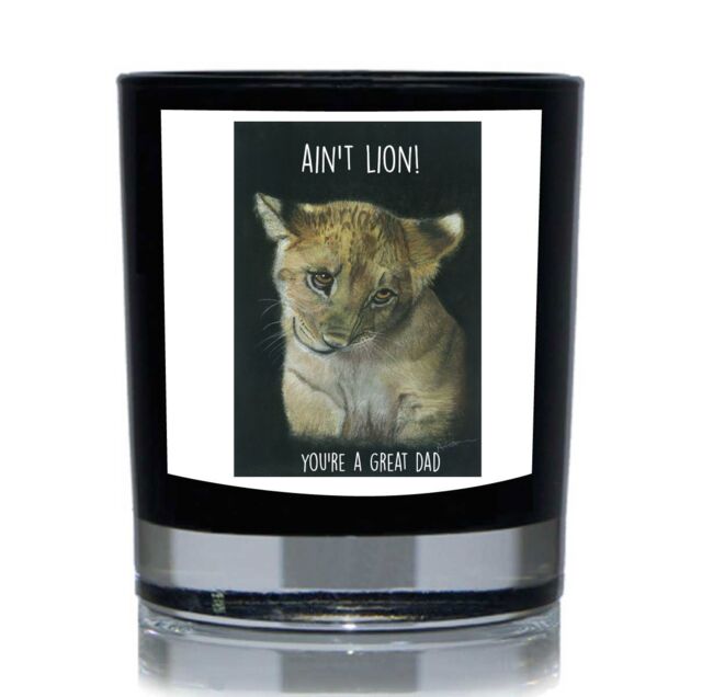 60 SECOND MAKEOVER Ain't Lion You're A Great Dad 20cl Candle in Black