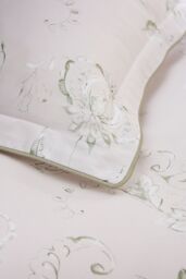 CHRISTY 'Hatton' Vintage Floral Reversible Cotton Duvet Cover Set in Green - Size: Super King - thumbnail 3