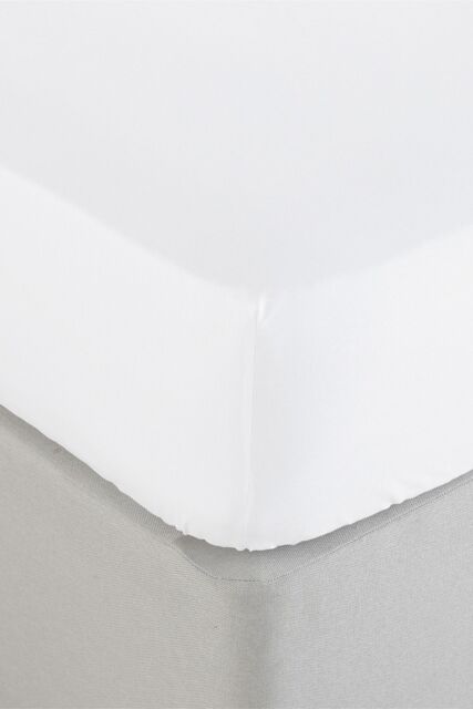 Paoletti Bamboo 200 Thread Count Cotton Blend Fitted Bed Sheet in White - Size: King Fitted - image 1