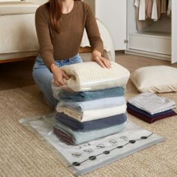 Harbour Housewares Vacuum Storage Bags - Medium (50 x 70cm) - White - Pack of 10 - thumbnail 2