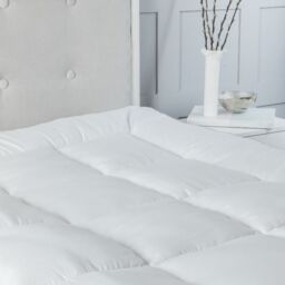 Snug City 10cm Extra Thick Microfibre Soft Touch 4 Inch Mattress Topper in White - Size: Super King - thumbnail 1