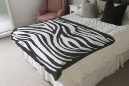 Benjamin Tate Design Zebra Print Blanket in Natural - Size: 120 cm x 150 cm - thumbnail 3