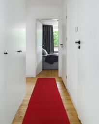 RugsX Anti-Slip Rumba Runner in Red - Size: 200 cm x 480 cm - thumbnail 4
