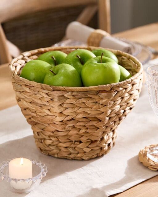 Dibor Traditional Water Hyacinth Footed Kitchen Fruit Storage Basket Bowl in Beige - Size: Medium - image 1