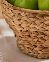 Dibor Traditional Water Hyacinth Footed Kitchen Fruit Storage Basket Bowl in Beige - Size: Medium - thumbnail 3