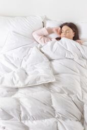 Snuggledown Retreat Hungarian Goose Down All Season 13.5 Tog (9+4.5 Tog) Duvet in White - Size: Super King