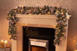 Marco Paul 6ft Pre-Lit Snow Dusted Christmas Garland in Green - thumbnail 3