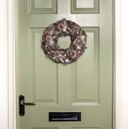 Samuel Alexander 36cm Frosted Hanging Christmas Wreath with Pine Cones & Wooden Stars - thumbnail 5
