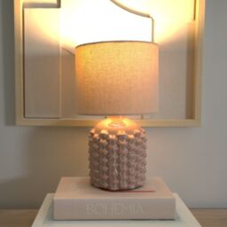 ValueLights Asha Ceramic Pink Geometric Table Lamp with Drum Lamp Shade in Natural