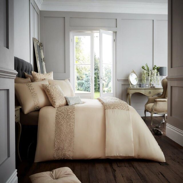 Smart Living Premium Venice Duvet Cover With Pillowcases in Natural - Size: Double - image 1