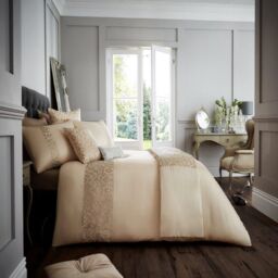 Smart Living Premium Venice Duvet Cover With Pillowcases in Natural - Size: Double - thumbnail 1