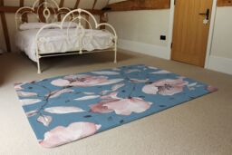 Benjamin Tate Design Pink Flowers On Blue Rug in Natural - Size: Large - thumbnail 3
