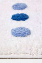 Homescapes 100% Cotton Bath Mat Tufted Polka Dot Design in Blue - thumbnail 3