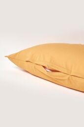 Homescapes Egyptian Cotton V Shaped Pillowcase 200 TC in Mustard - thumbnail 4