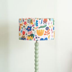 ValueLights Bobbins Sage Green Table Lamp with Fabric Jungle Drum Lamp Shade with LED Bulb - thumbnail 3