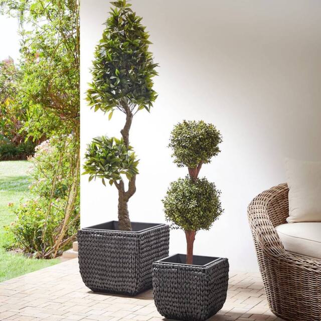 Wyld and Coco Set 2 Black PE Rattan Plant Pots Plastic Inserts Indoor and Sheltered - image 1