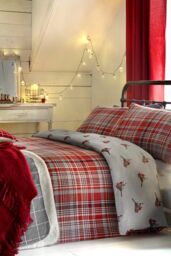 Dreams & Drapes 'Robin' 100% Brushed Cotton Winter Print Duvet Cover Set in Red - Size: King - thumbnail 2