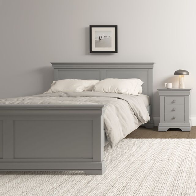 Seconique Bordeaux 5' Bed High Foot End (Part Assembled) in Light Grey - Size: King - image 1