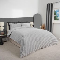 OHS Ribbed Duvet Cover Faux Fur Winter Warm Bedding Set in Silver - Size: Super King - thumbnail 2