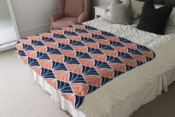 Benjamin Tate Design Navy & Pink Geometric Shells Blanket in Natural - Size: 120 cm x 150 cm - thumbnail 3