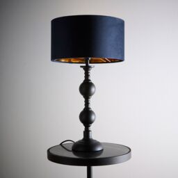 K LIVING Churchgate Black Metal Base Table Lamp with Velvet Shade in Navy