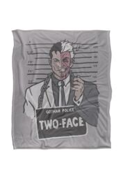 DC Comics Batman The Harvey Dent Mugshot Blanket 152 x 127 cm in White - thumbnail 1