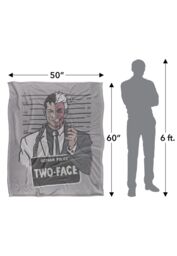 DC Comics Batman The Harvey Dent Mugshot Blanket 152 x 127 cm in White - thumbnail 5