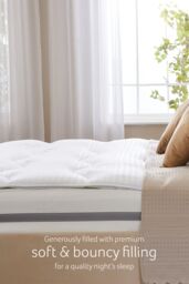 Snuggledown Premium Hotel Quilted Mattress Protector with Soft Touch Cover & Elasticated Straps in White - Size: Single - thumbnail 3
