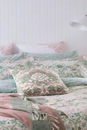 Morris & Co 'Strawberry Thief - Severne' Throw 130X170cm in Light Pink - Size: 130X170 cm - thumbnail 3