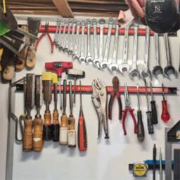 "Nordara 6x18"" Magnetic Tool Bar Heavy Duty Garage Wall Storage Strips in Red - Size: 10000mm x 520mm" - thumbnail 4