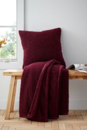 Catherine Lansfield 'So Soft Velvet Boucle' Blanket Throw in Red - Size: 130 cm x 170 cm - thumbnail 4