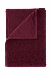 Catherine Lansfield 'So Soft Velvet Boucle' Blanket Throw in Red - Size: 130 cm x 170 cm - thumbnail 6