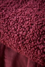 Catherine Lansfield 'So Soft Velvet Boucle' Blanket Throw in Red - Size: 130 cm x 170 cm - thumbnail 3