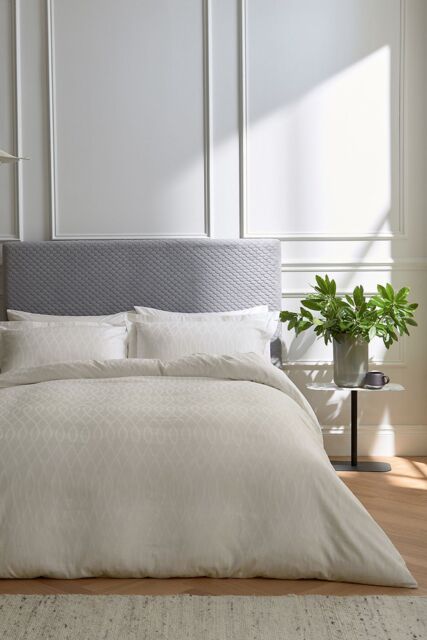 1951 'Ravello' Luxury 250 Thread Count Cotton Duvet Cover Set in Off-White - Size: Double - image 1