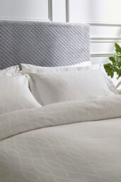 1951 'Ravello' Luxury 250 Thread Count Cotton Duvet Cover Set in Off-White - Size: Double - thumbnail 2