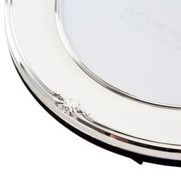 Happy Homewares Traditional Oval Silver Plated 5 x 7 Single Picture Frame Lacquer Coated - thumbnail 3
