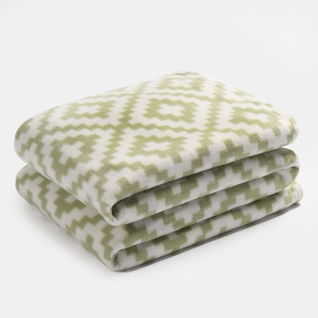 OHS Geo Tile Throw Over Bed Blanket Travel Garden Chair Soft Fleece Warm Bedspread in Green - image 1