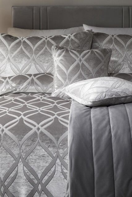 Soiree 'Belfort' Geo Ogee Woven Soft Velvet Filled Cushion in Silver - Size: 43 cm x 43 cm - image 1
