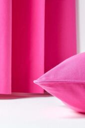 Homescapes Cotton Plain Cushion Cover in Cerise - Size: 30 cm x 30 cm - thumbnail 5