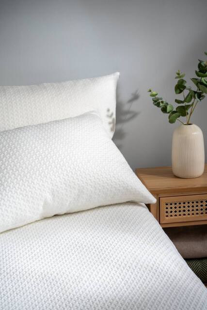Soak&Sleep Waterproof Bamboo Mattress Protector in White - Size: Double - image 1
