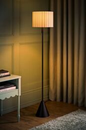 ValueLights Mitch Linen Stripe Lamp Shade Black Single Stem Triangle Floor Lamp in Off-White - thumbnail 2