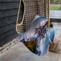 Benjamin Tate Design Panoramic view of the Mt. Schreckhorn & Wetterhorn Designer Blanket in Natural - Size: 120 cm x 150 cm - thumbnail 3