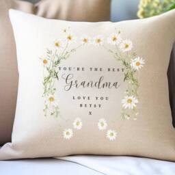 Aye Do Gifts Women's Personalised Grandma Daisy Flower Cushion in Cream - Size: 40 cm x 40 cm