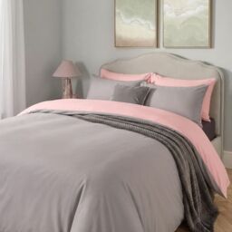 OHS Plain Dyed Reversible Duvet Cover Cover with Pillowcase Set in Light Pink - Size: King - thumbnail 2