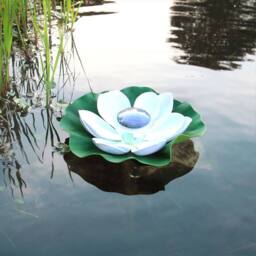 Quipulse Solar-powered Lotus Flower Pond Lights in White - thumbnail 1