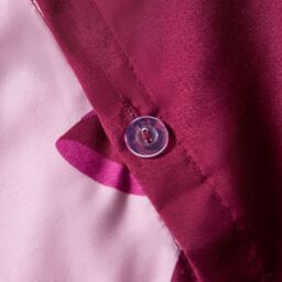 OHS Bows Microfibre Reversible Bedding Set Duvet Cover with Pillowcase in Burgundy - Size: Single - thumbnail 5