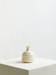 Orsina Contemporary Cream Small Ribbed Ceramic Vase, Durable Floral Vase, Easily Maintained Stoneware Flower Vase in White - thumbnail 4